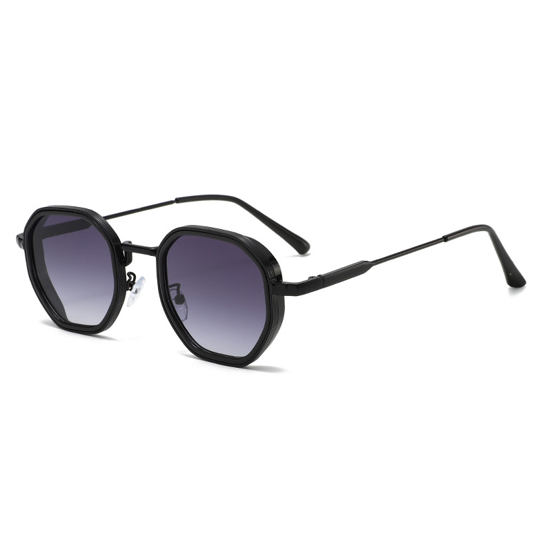 Metal Polygon Retro Sunglasses - огляд і ціна Street Fashion Photographers