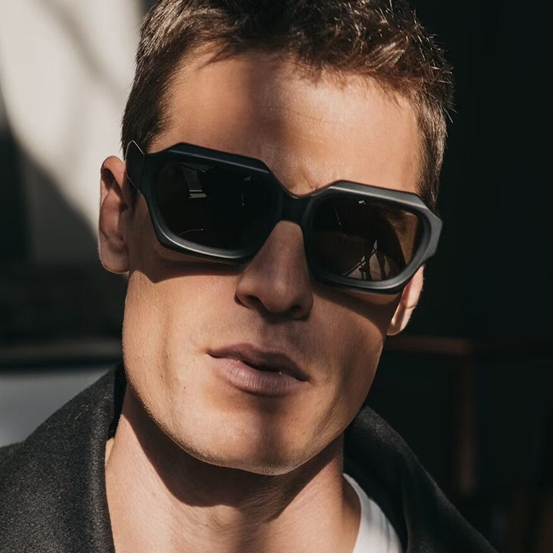 Simple Rough Frame Sunglasses  - огляд і ціна Street Fashion Photographers