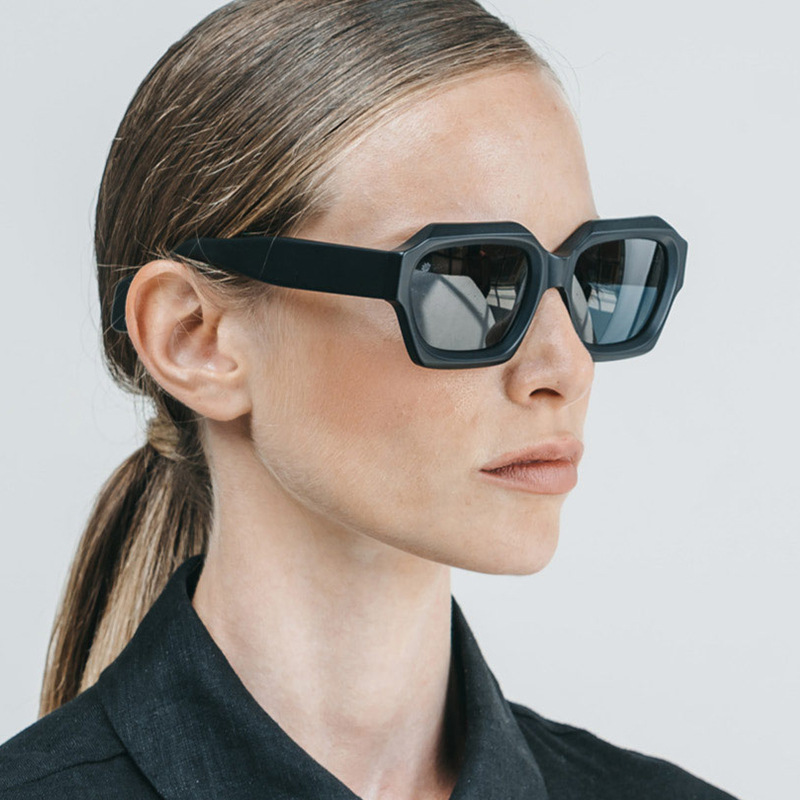 Simple Rough Frame Sunglasses  - огляд і ціна Street Fashion Photographers