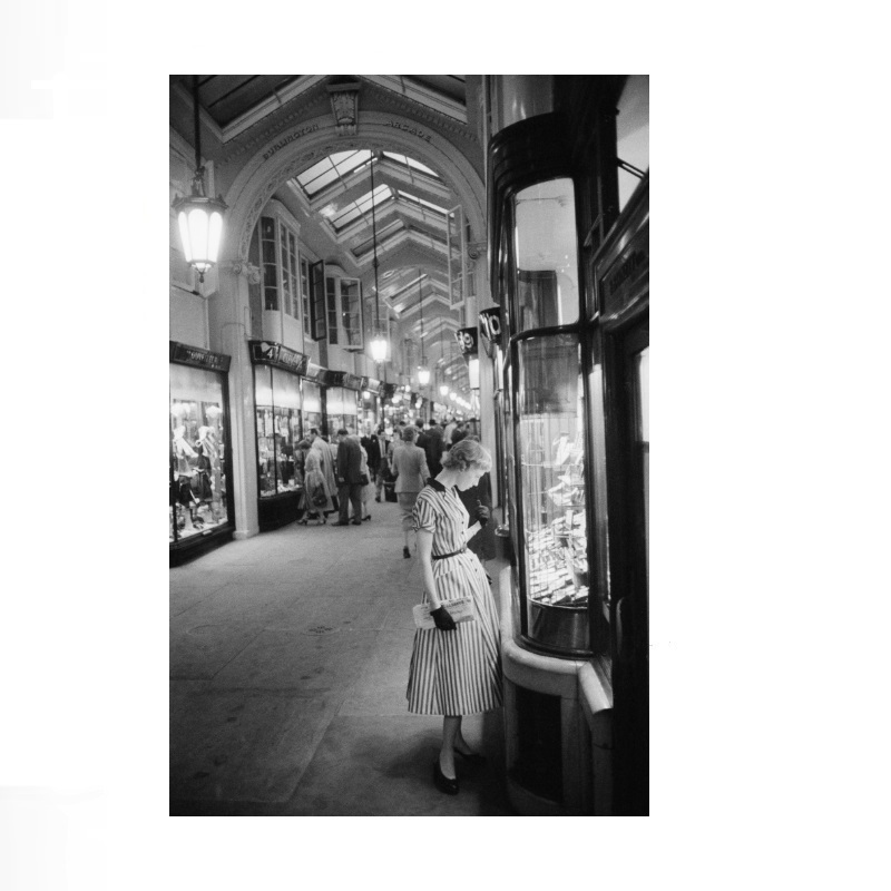 Slim Aarons, Burlington Arcade - огляд і ціна Street Fashion Photographers